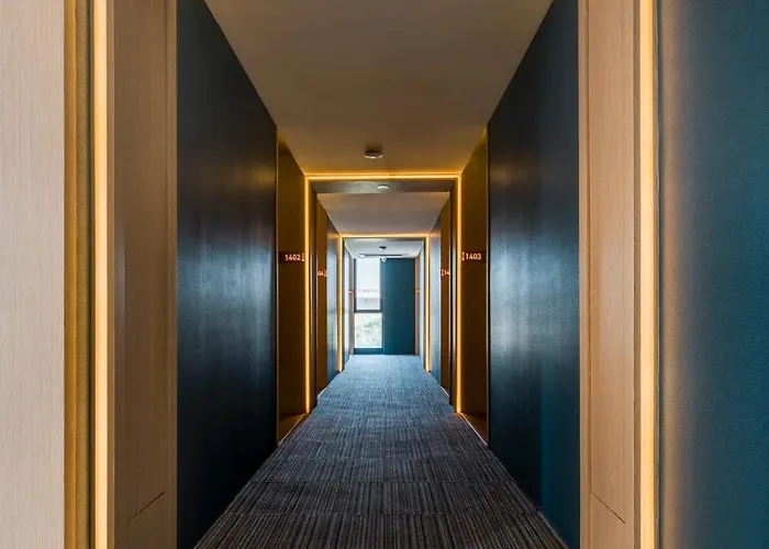 Zayn - Airport Link Access Hotel 4*